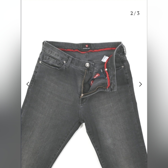 Amarisa Jeans Belle Mid Rise Flare Crop Sz 29R - Picture 2 of 2